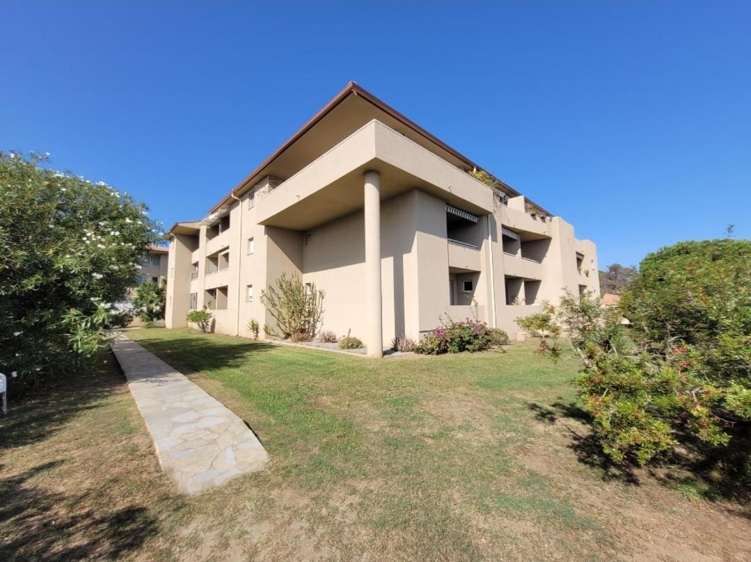 Appartement T2 Bord De Mer - Maria Beach Santa-Lucia-di-Moriani Dış mekan fotoğraf